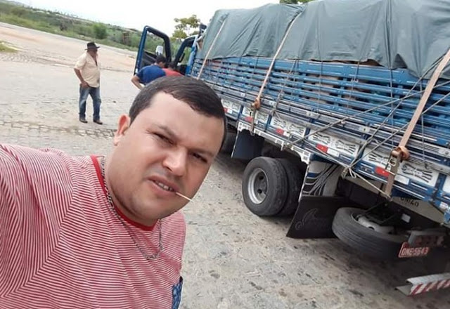 Acidente de trânsito deixou um caminhoneiro morto na BR-423 em Garanhuns, no Agreste de Pernambuco