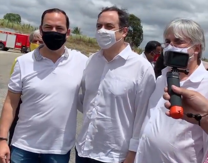 A VINDA DO GOVERNADOR A GARANHUNS FOI PARA AUTORIZAR A ABERTURA DE LICITAÇÃO PARA REFORMA DO AEROPORTO DE GARANHUNS