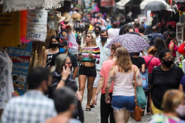 Dezembro tem maior número de mortes por Covid-19 no Brasil desde setembro, indicam secretarias de Saúde