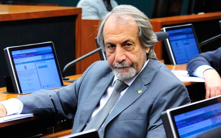 Ex-deputado federal Cadoca morre aos 80 anos devido a complicações da Covid-19